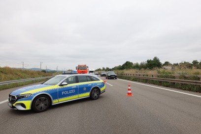 Kirchheim: Schwerer Verkehrsunfall auf der A8 - Vollsperrung - Rettungshubschrauber im Einsatz
