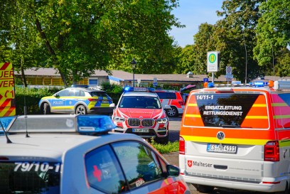 Wernau: Grosseinsatz im Neckartal Freibad - Gefahrguteinsatz mehrere Feuerwehren aus dem Landkreis im Einsatz 