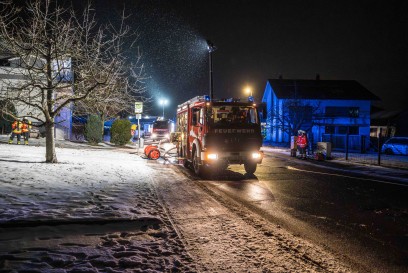 Holzgerlingen: Brand einer Lackierbox in einem Wohn und Geschaeftshaus