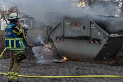 Sindelfingen-Hinterweil: Brand einer Schuttmulde - vermutlich Brandstiftung