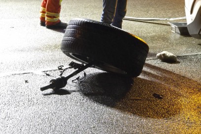 Leonberg: Unfall im Begegnungsverkehr zwischen zwei Mercedes 