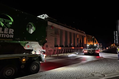 Nagold: Schwertransport bringt 300-Tonnen Trafo von Nagold nach Jettingen