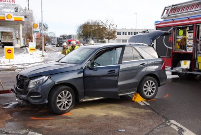 Deizisau: Zwei Autos kollidieren miteinander- Eine Verletzte