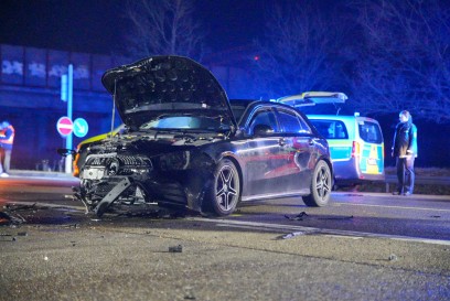 Kirchheim: Verkehrsunfall auf der B465 /B297 aktuell voll gesperrt 