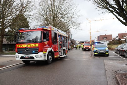 Nufringen: Starke Rauchentwicklung aus Sporthalle ruf ein Grossaufgebot an Rettungskraeften auf den Plan