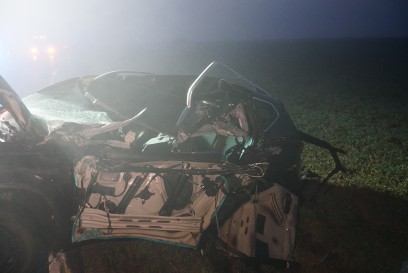 Goeppingen: PKW kollidiert mit Tiertransporter bei Bezgenried