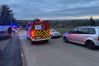 Grafenberg (RT): Einsatz der Rettungskraefte nach Gasaustritt