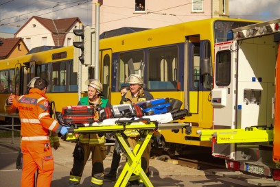 Stuttgart: Fussgaenger stoesst mit Strassenbahn zusammen 