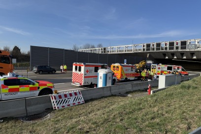 Leonberg: Grossalarm wegen LKW Brand im Tunnel
