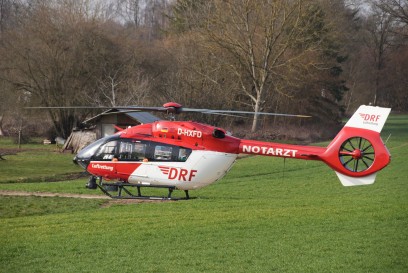 Neckarhausen: Toedlicher Verkehrsunfall auf der B297 - Rettungshubschrauber im Einsatz
