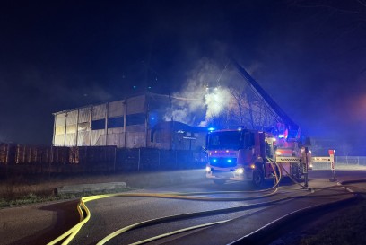 Karlsruhe: Grossbrand im Rheinhafen verursacht Millionenschaden 