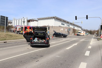 Ehningen: Zwei Mercedes stossen auf Kreuzung zusammen