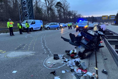Stuttgart: B14 schwerer Unfall mit Motorrad - Fahrer schwer verletzt