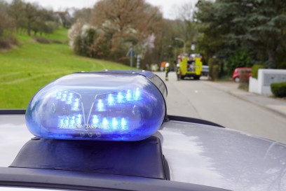 Waiblingen Baum auf Pkw gestuerzt - Autofahrer verstorben