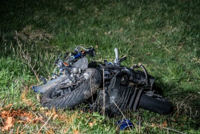 Ehningen: 16-jaehriger bei schwerem Motorradunfall verstorben - Lange Sperrung der Strasse