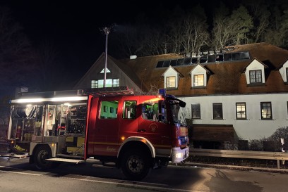 Starzach: Dachstuhl von Golfclub Restaurant in Flammen