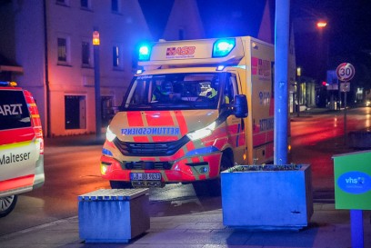 Leinfelden: Messerstecherei fordert zwei verletzte - Streit vor Doenerladen eskaliert 