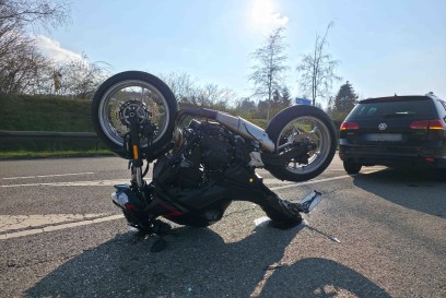 Weil der Stadt: 20-jaehrige nach Motorradunfall schwer verletzt