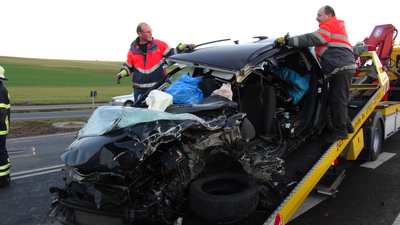 Schlaitdorf: Schwerer Verkehrsunfall mit eingeklemmter Person