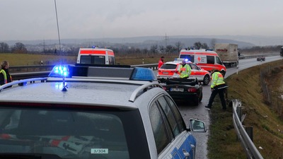 Nuertingen: Schwerer Verkehrsunfall auf der B 313