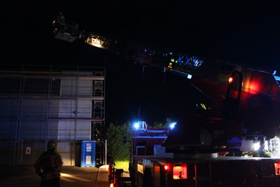 Bietigheim: Baucontainer brennt voellig aus