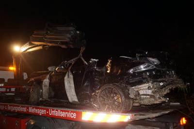 Aalen-Westhausen:  Mann verbrennt in zermalmtem Absicherungsfahrzeug auf der A7
