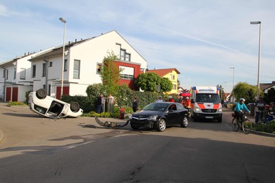 Benningen: PKW landet auf Dach